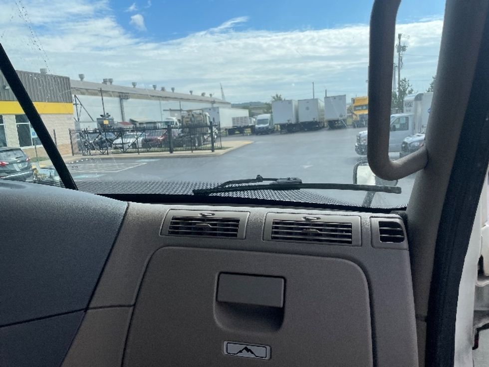 Day Cab Tractor-Heavy Duty Tractors-Freightliner-2018-Cascadia 12564ST-Pittsburgh-PA-402,043\n\t\tmiles-$ 42,000 - Image 13