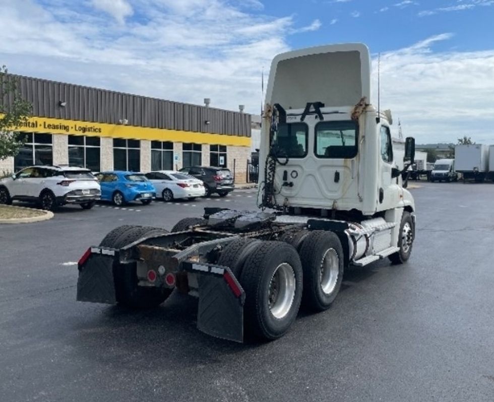 Day Cab Tractor-Heavy Duty Tractors-Freightliner-2018-Cascadia 12564ST-Pittsburgh-PA-402,043\n\t\tmiles-$ 42,000 - Image 7