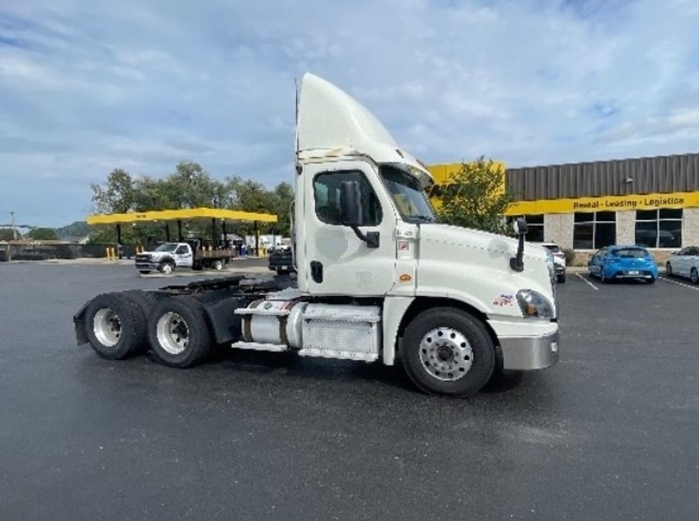 Day Cab Tractor-Heavy Duty Tractors-Freightliner-2018-Cascadia 12564ST-Pittsburgh-PA-402,043\n\t\tmiles-$ 42,000 - Image 8