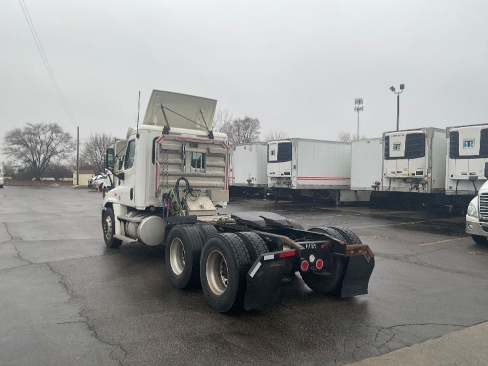 Day Cab Tractor-Heavy Duty Tractors-Freightliner-2018-Cascadia 12564ST-Plymouth-MI-223,420\n\t\tmiles-$ 42,000 - Image 5