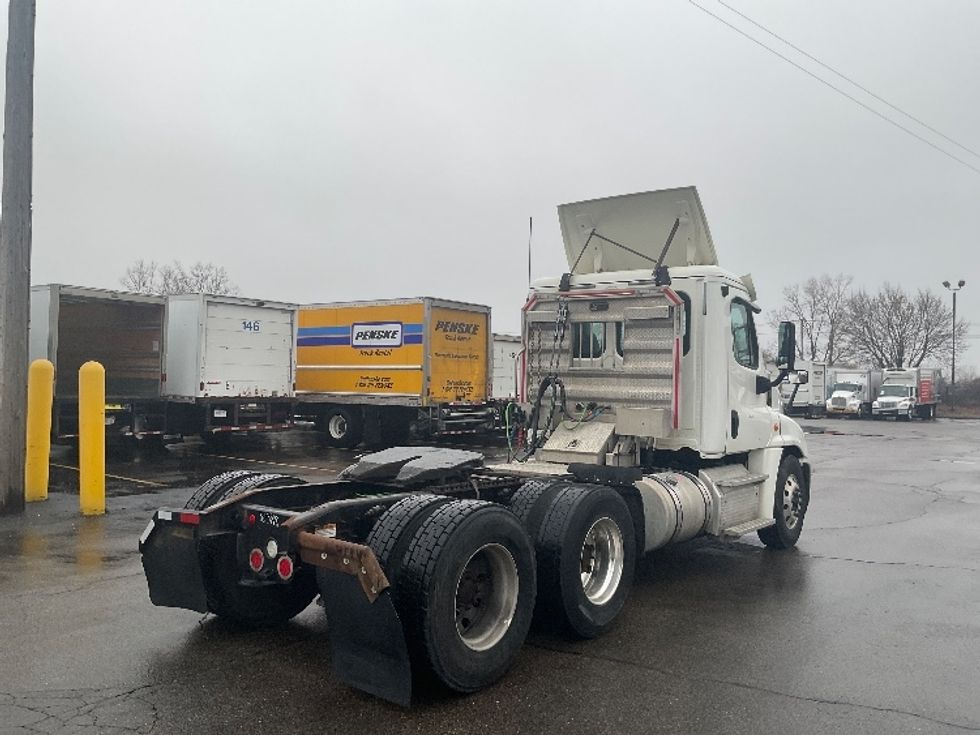 Day Cab Tractor-Heavy Duty Tractors-Freightliner-2018-Cascadia 12564ST-Plymouth-MI-223,420\n\t\tmiles-$ 42,000 - Image 7
