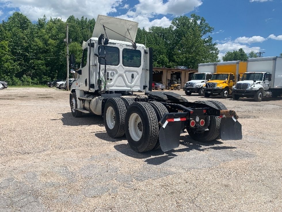 Day Cab Tractor-Heavy Duty Tractors-Freightliner-2018-Cascadia 12564ST-Poplar Bluff-MO-386,722\n\t\tmiles-$ 47,750 - Image 5