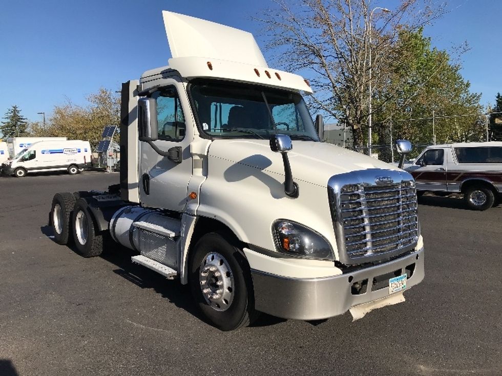 Day Cab Tractor-Heavy Duty Tractors-Freightliner-2018-Cascadia 12564ST-Portland-OR-427,415\n\t\tmiles-$ 40,250 - Image 1
