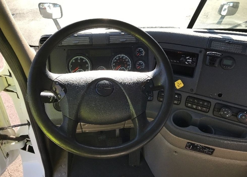 Day Cab Tractor-Heavy Duty Tractors-Freightliner-2018-Cascadia 12564ST-Portland-OR-427,415\n\t\tmiles-$ 40,250 - Image 11