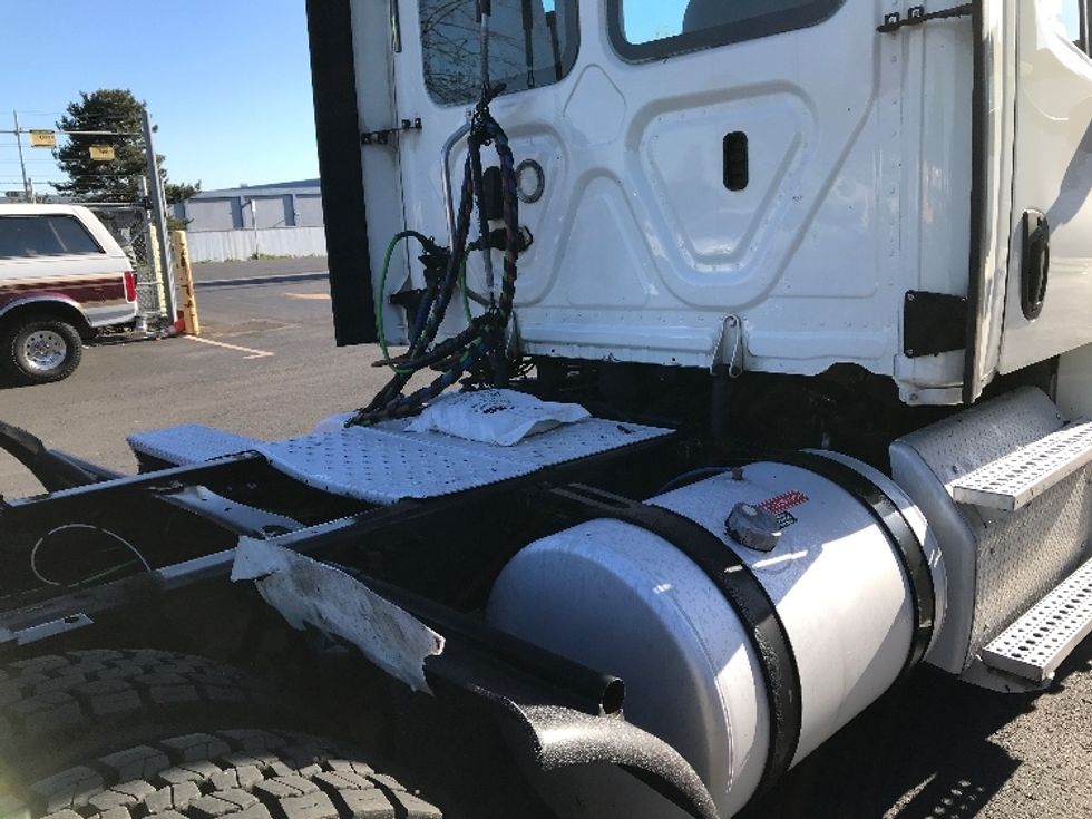 Day Cab Tractor-Heavy Duty Tractors-Freightliner-2018-Cascadia 12564ST-Portland-OR-427,415\n\t\tmiles-$ 40,250 - Image 17