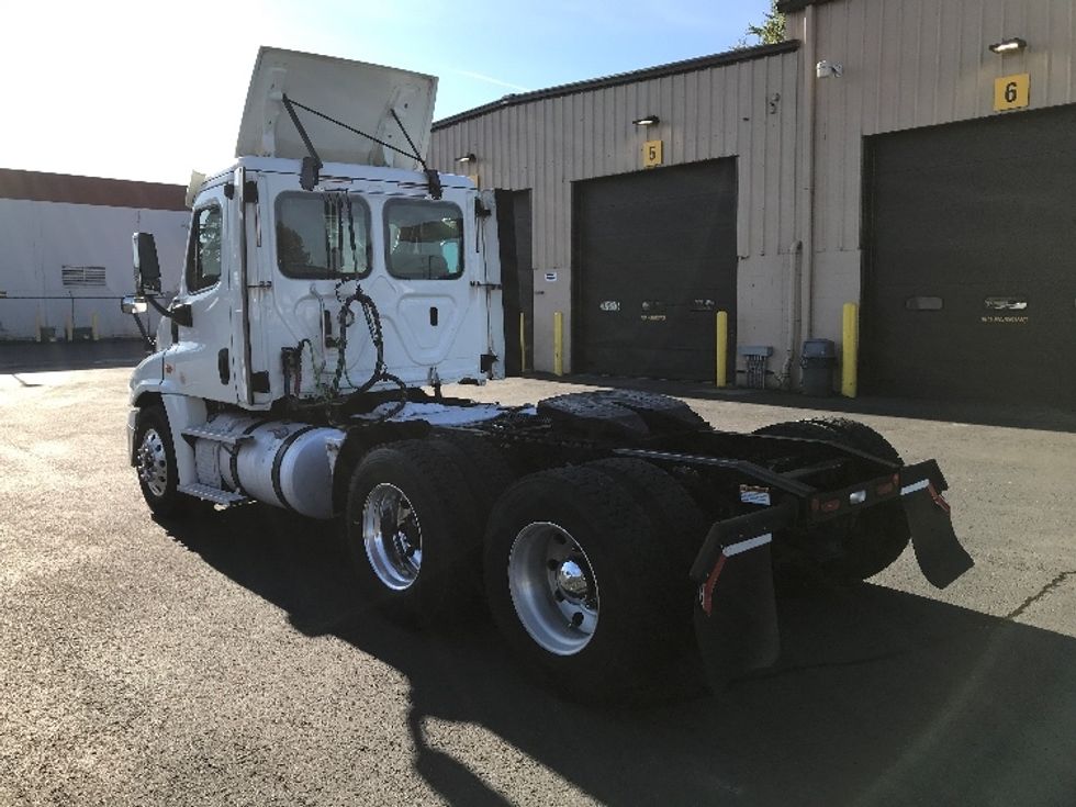 Day Cab Tractor-Heavy Duty Tractors-Freightliner-2018-Cascadia 12564ST-Portland-OR-427,415\n\t\tmiles-$ 40,250 - Image 5