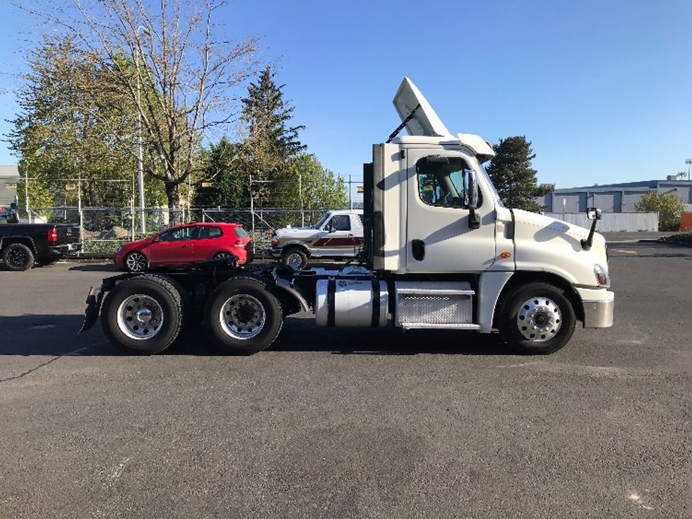Day Cab Tractor-Heavy Duty Tractors-Freightliner-2018-Cascadia 12564ST-Portland-OR-427,415\n\t\tmiles-$ 40,250 - Image 8