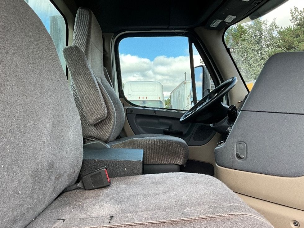 Day Cab Tractor-Heavy Duty Tractors-Freightliner-2018-Cascadia 12564ST-Portland-OR-429,624\n\t\tmiles-$ 37,750 - Image 14