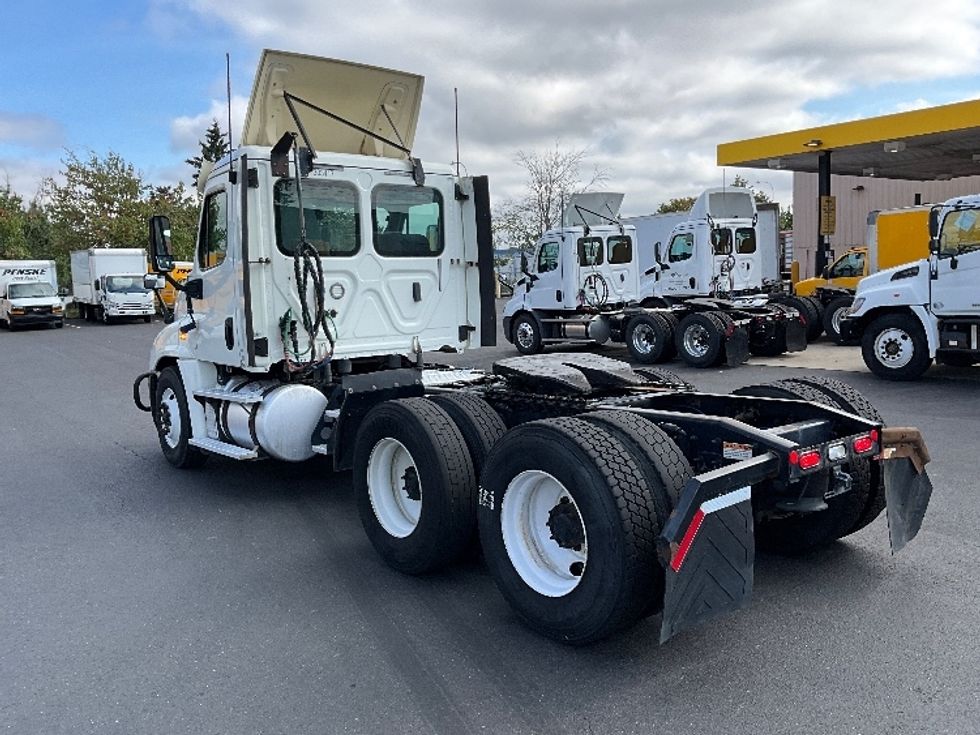 Day Cab Tractor-Heavy Duty Tractors-Freightliner-2018-Cascadia 12564ST-Portland-OR-429,624\n\t\tmiles-$ 37,750 - Image 5
