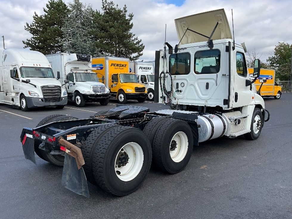 Day Cab Tractor-Heavy Duty Tractors-Freightliner-2018-Cascadia 12564ST-Portland-OR-429,624\n\t\tmiles-$ 37,750 - Image 7