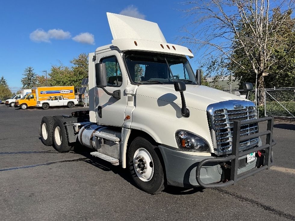 Day Cab Tractor-Heavy Duty Tractors-Freightliner-2018-Cascadia 12564ST-Portland-OR-468,029\n\t\tmiles-$ 33,750 - Image 1