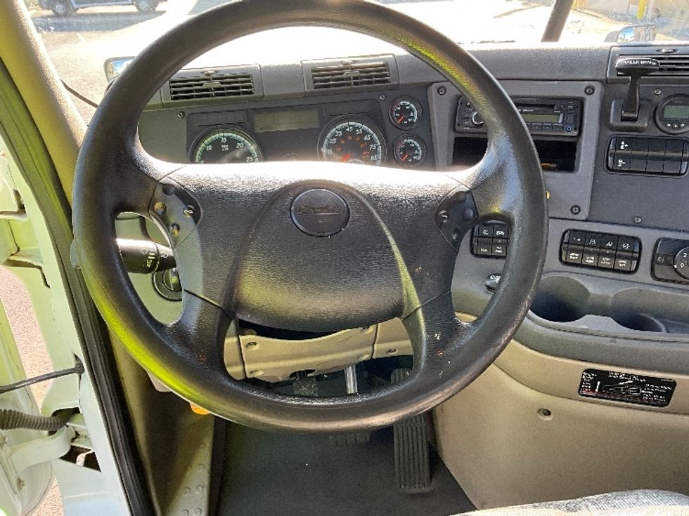 Day Cab Tractor-Heavy Duty Tractors-Freightliner-2018-Cascadia 12564ST-Portland-OR-468,029\n\t\tmiles-$ 33,750 - Image 11