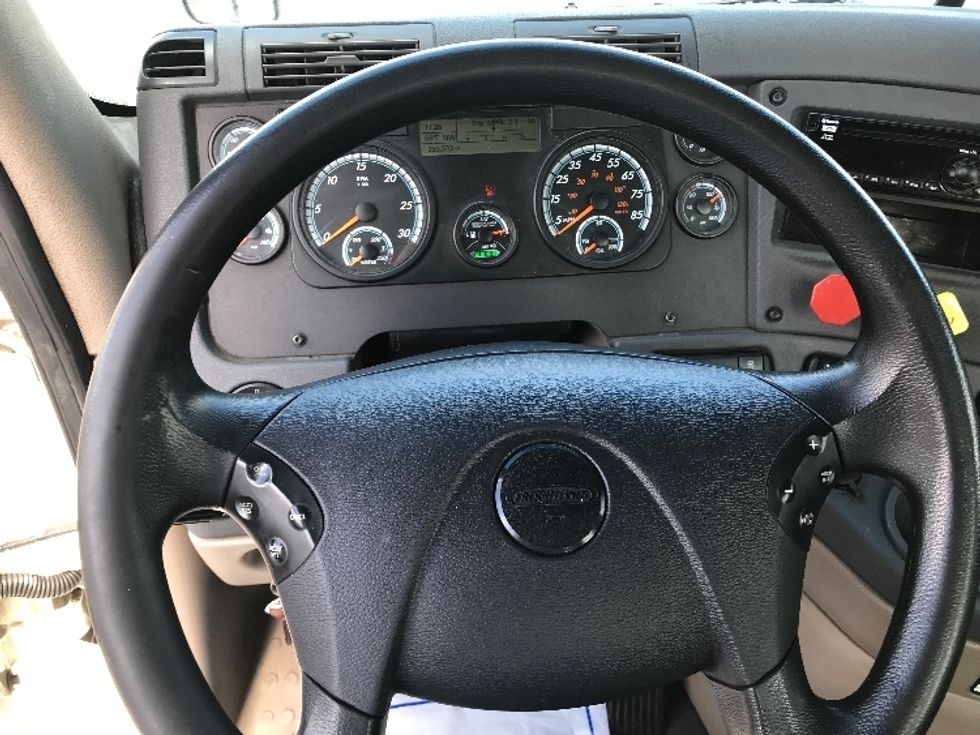 Day Cab Tractor-Heavy Duty Tractors-Freightliner-2018-Cascadia 12564ST-Pottsville-PA-359,523\n\t\tmiles-$ 37,750 - Image 11