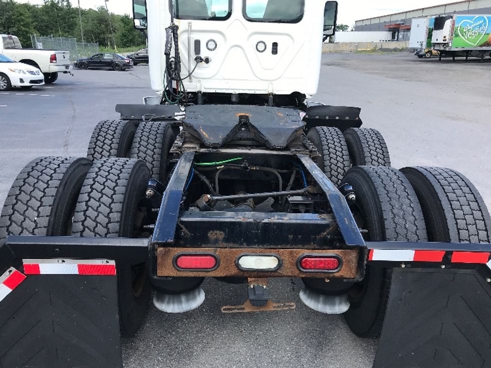 Day Cab Tractor-Heavy Duty Tractors-Freightliner-2018-Cascadia 12564ST-Pottsville-PA-359,523\n\t\tmiles-$ 37,750 - Image 6