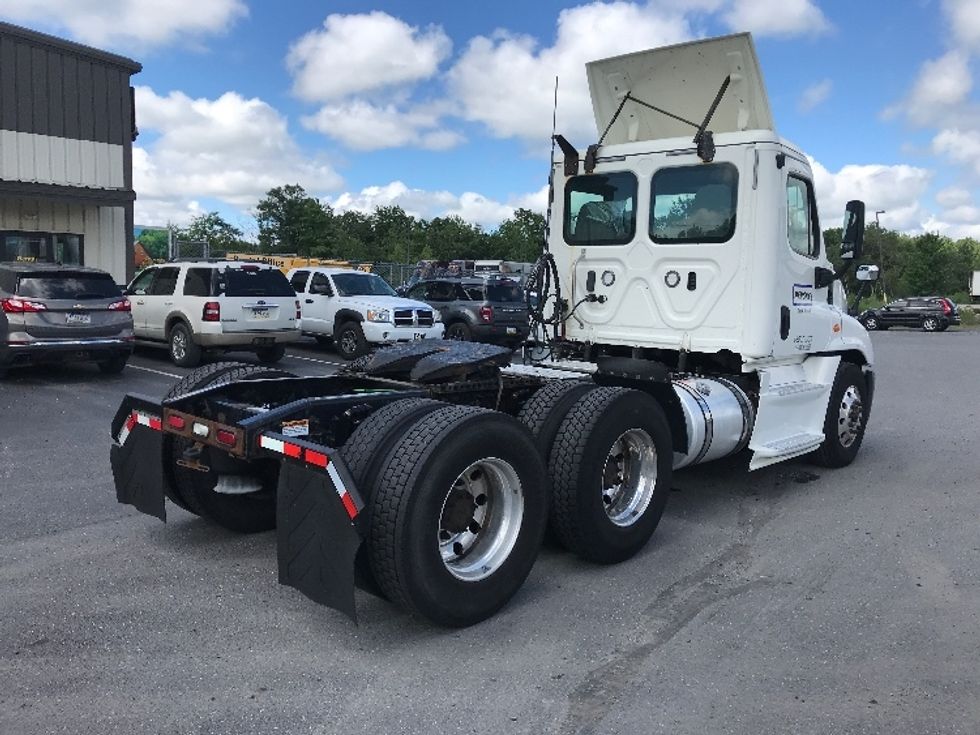 Day Cab Tractor-Heavy Duty Tractors-Freightliner-2018-Cascadia 12564ST-Pottsville-PA-359,523\n\t\tmiles-$ 37,750 - Image 7