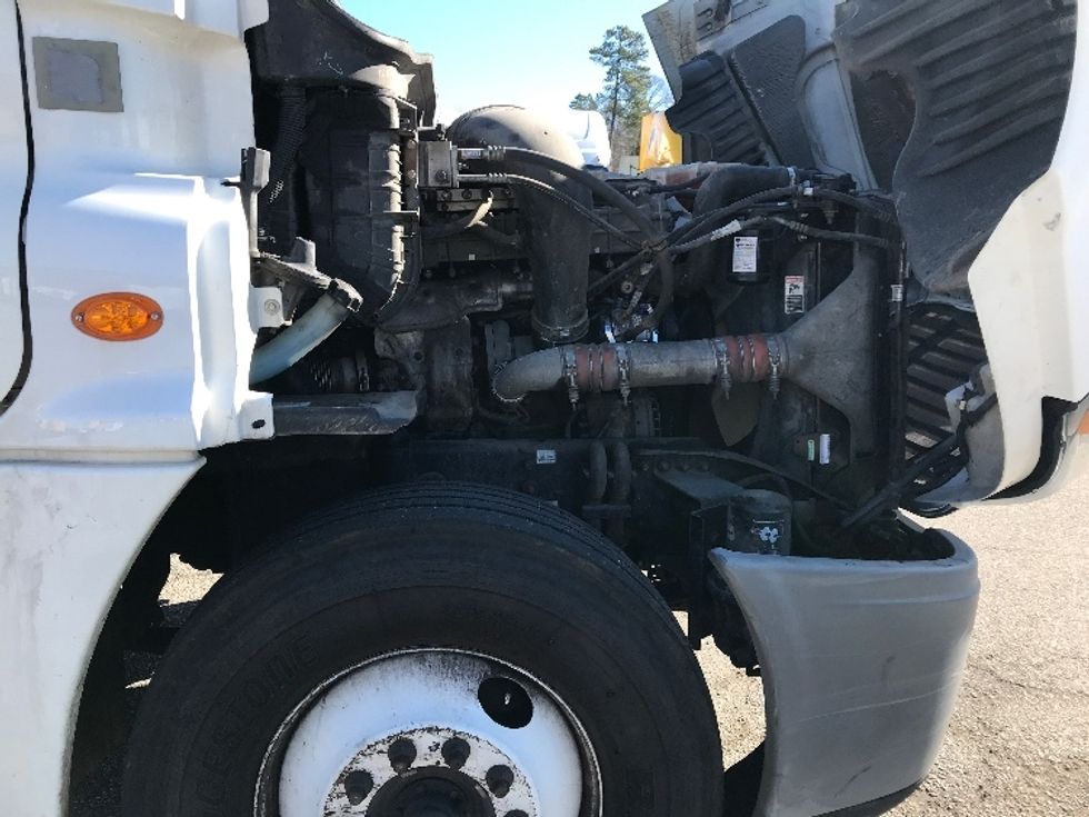 Day Cab Tractor-Heavy Duty Tractors-Freightliner-2018-Cascadia 12564ST-Prince George-VA-335,290\n\t\tmiles-$ 35,250 - Image 15