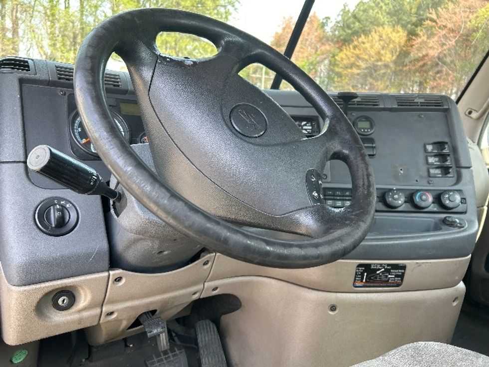 Day Cab Tractor-Heavy Duty Tractors-Freightliner-2018-Cascadia 12564ST-Prince George-VA-345,132\n\t\tmiles-$ 41,750 - Image 11