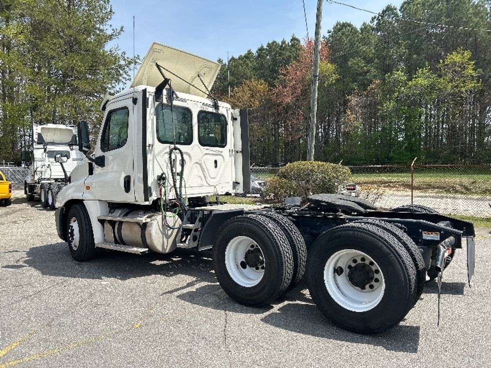 Day Cab Tractor-Heavy Duty Tractors-Freightliner-2018-Cascadia 12564ST-Prince George-VA-345,132\n\t\tmiles-$ 41,750 - Image 5
