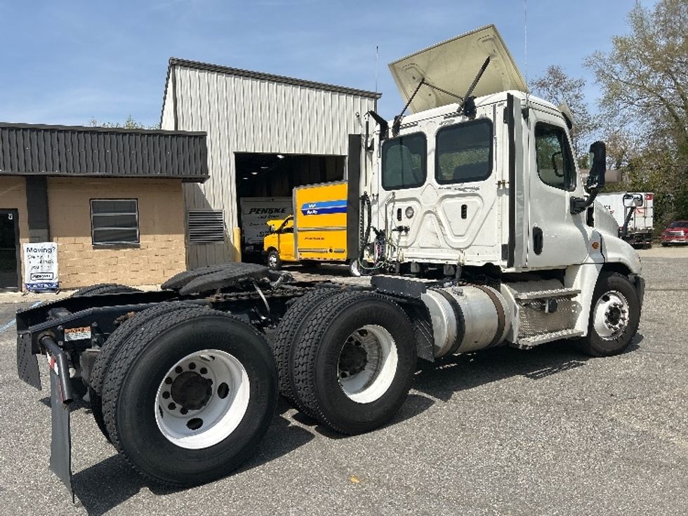 Day Cab Tractor-Heavy Duty Tractors-Freightliner-2018-Cascadia 12564ST-Prince George-VA-345,132\n\t\tmiles-$ 41,750 - Image 7