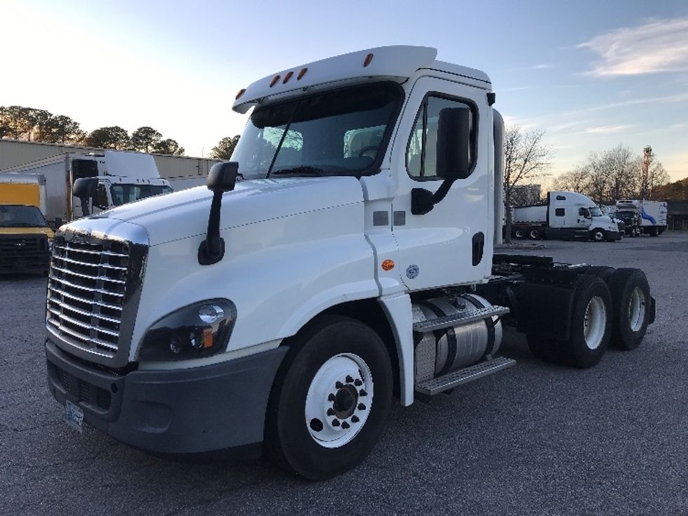 Day Cab Tractor-Heavy Duty Tractors-Freightliner-2018-Cascadia 12564ST-Prince George-VA-422,909\n\t\tmiles-$ 38,250 - Image 3