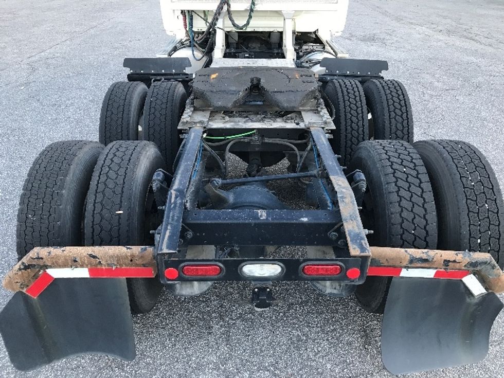 Day Cab Tractor-Heavy Duty Tractors-Freightliner-2018-Cascadia 12564ST-Prince George-VA-422,909\n\t\tmiles-$ 38,250 - Image 6