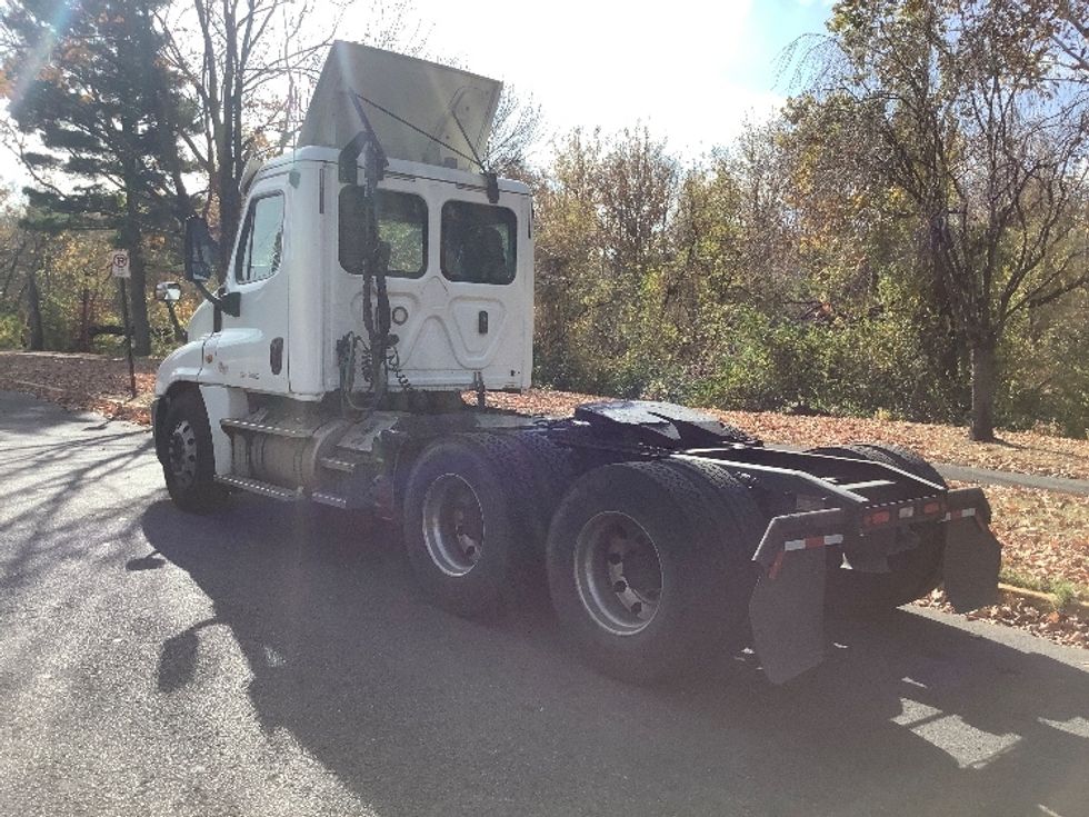 Day Cab Tractor-Heavy Duty Tractors-Freightliner-2018-Cascadia 12564ST-Reading-PA-371,977\n\t\tmiles-$ 44,000 - Image 5