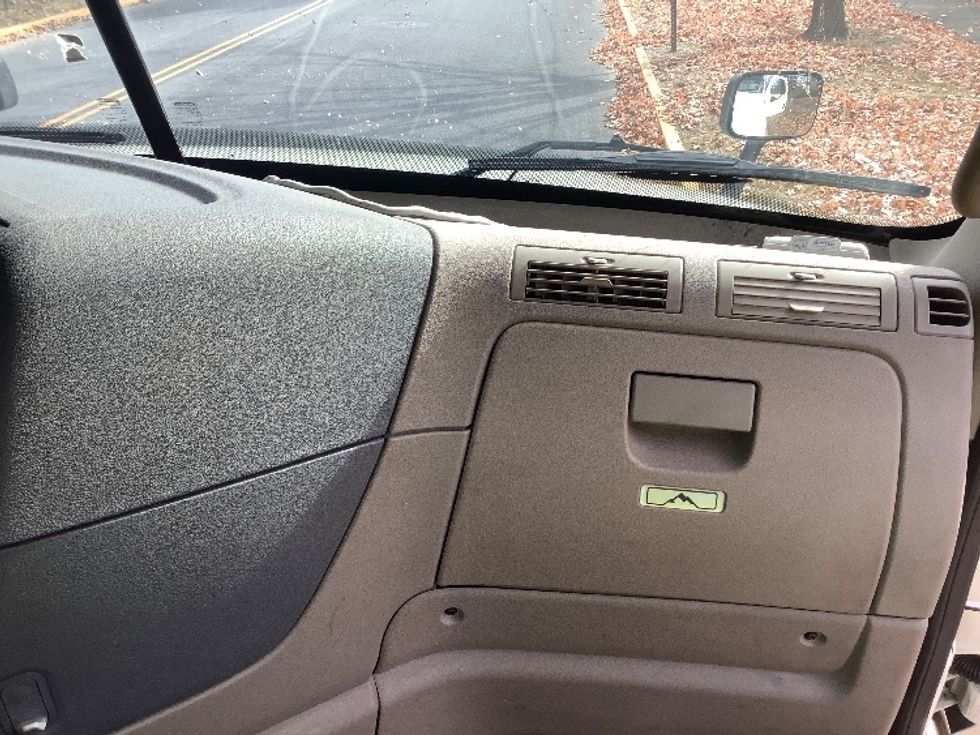 Day Cab Tractor-Heavy Duty Tractors-Freightliner-2018-Cascadia 12564ST-Reading-PA-373,951\n\t\tmiles-$ 44,000 - Image 13