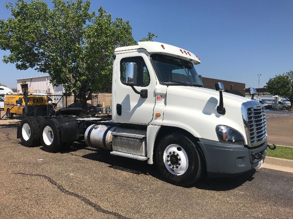 2018 Freightliner Cascadia 12564ST Day Cab Tractor