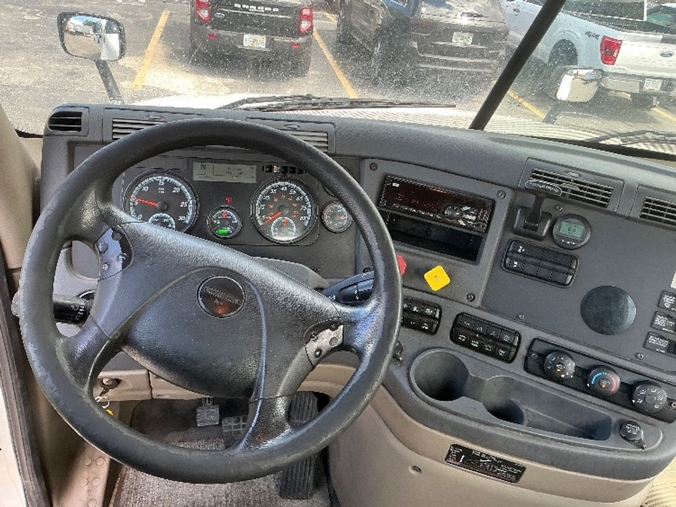 Day Cab Tractor-Heavy Duty Tractors-Freightliner-2018-Cascadia 12564ST-Riviera Beach-FL-504,670\n\t\tmiles-$ 34,000 - Image 11
