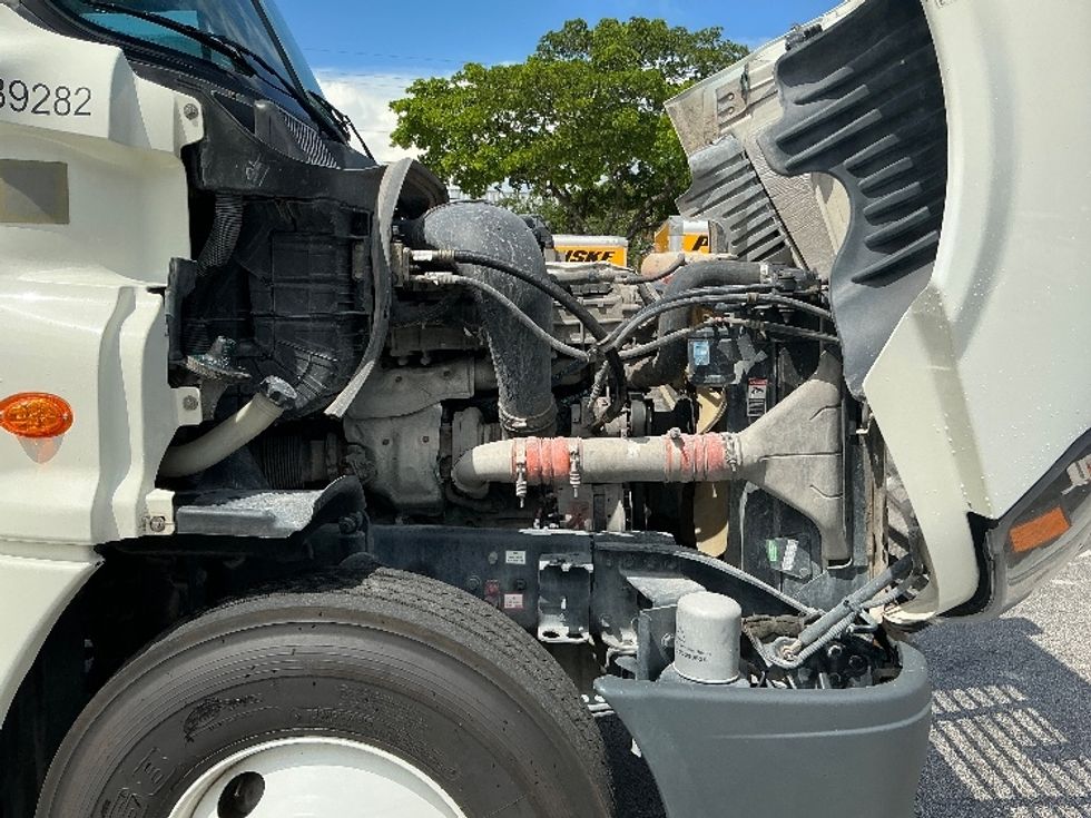 Day Cab Tractor-Heavy Duty Tractors-Freightliner-2018-Cascadia 12564ST-Riviera Beach-FL-504,670\n\t\tmiles-$ 34,000 - Image 15