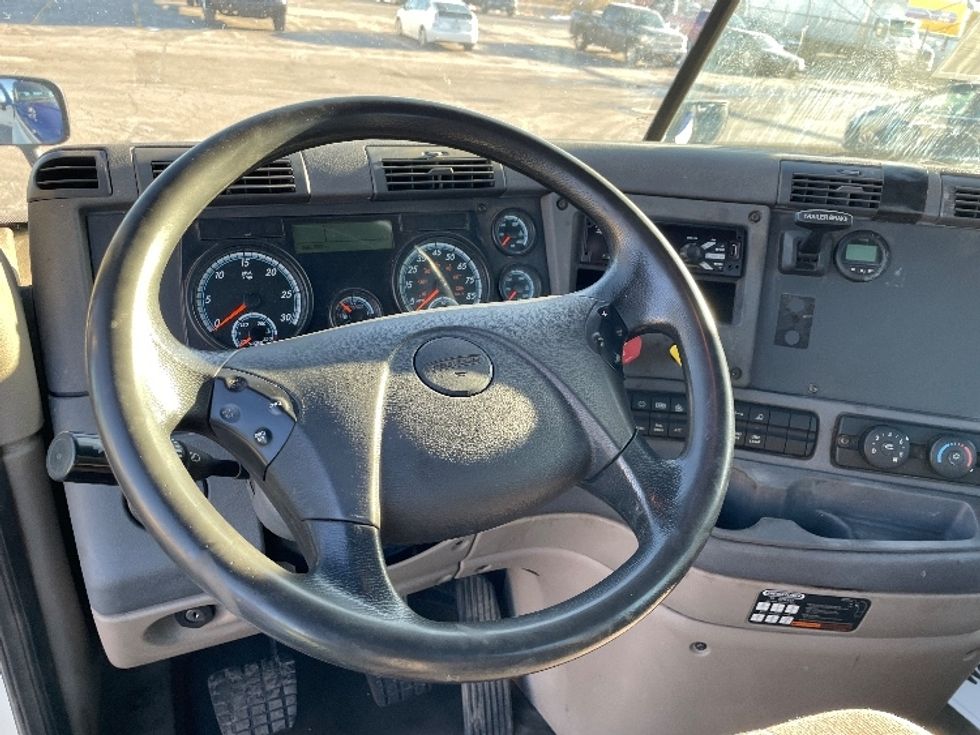 2018 Freightliner Cascadia 125" Sleeper Cab photo 10