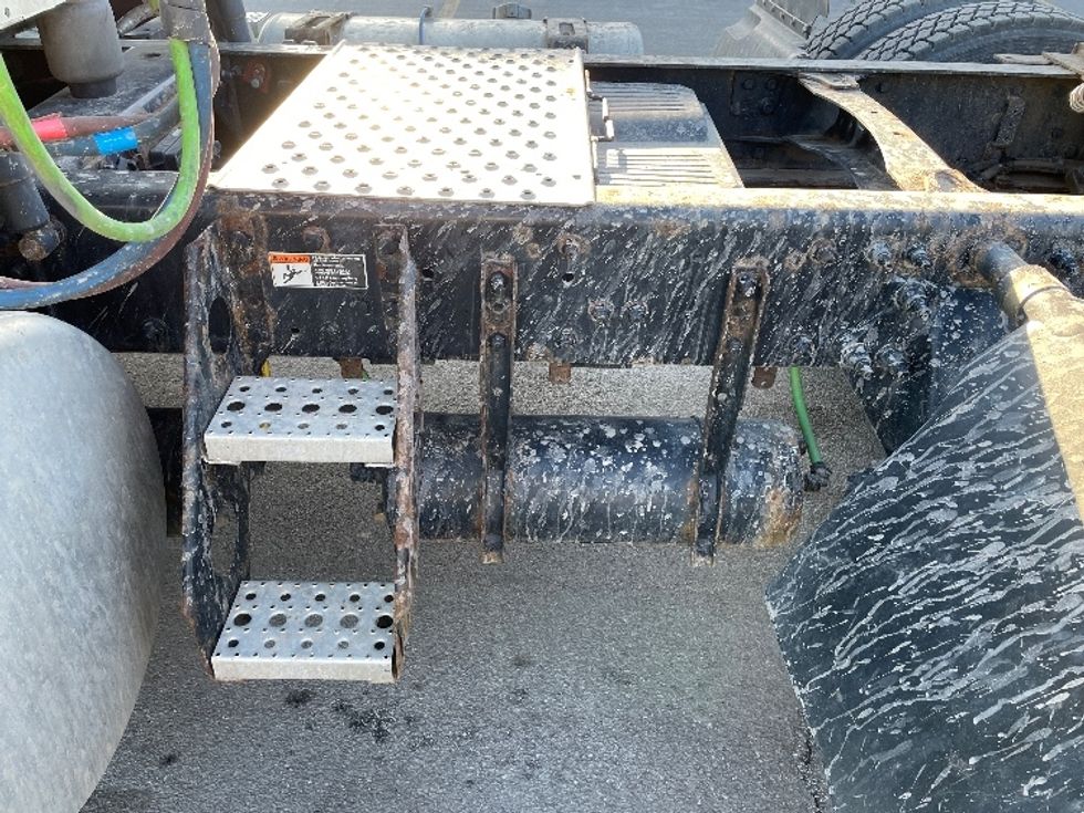 Day Cab Tractor-Heavy Duty Tractors-Freightliner-2018-Cascadia 12564ST-Rochester-NY-398,993\n\t\tmiles-$ 39,750 - Image 19