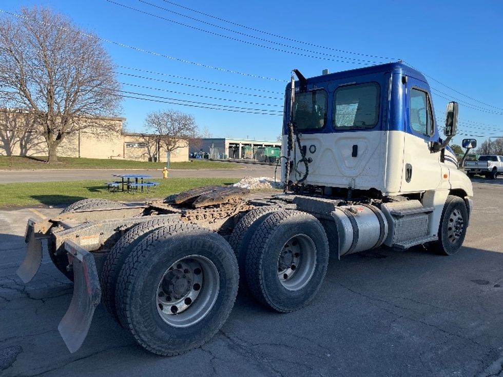 2018 Freightliner Cascadia 125" Sleeper Cab photo 6