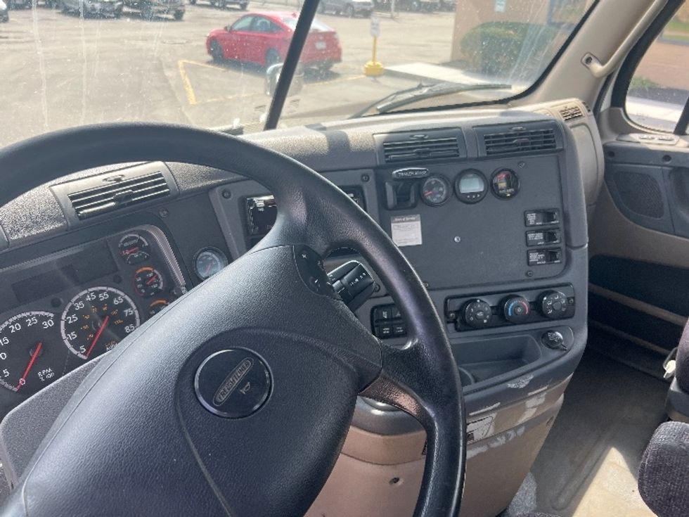 Day Cab Tractor-Heavy Duty Tractors-Freightliner-2018-Cascadia 12564ST-Rochester-NY-430,500\n\t\tmiles-$ 33,500 - Image 10