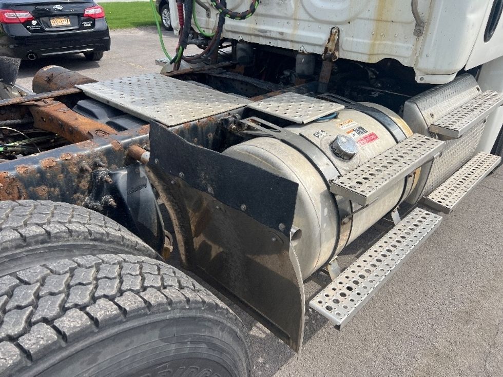 Day Cab Tractor-Heavy Duty Tractors-Freightliner-2018-Cascadia 12564ST-Rochester-NY-430,500\n\t\tmiles-$ 33,500 - Image 18