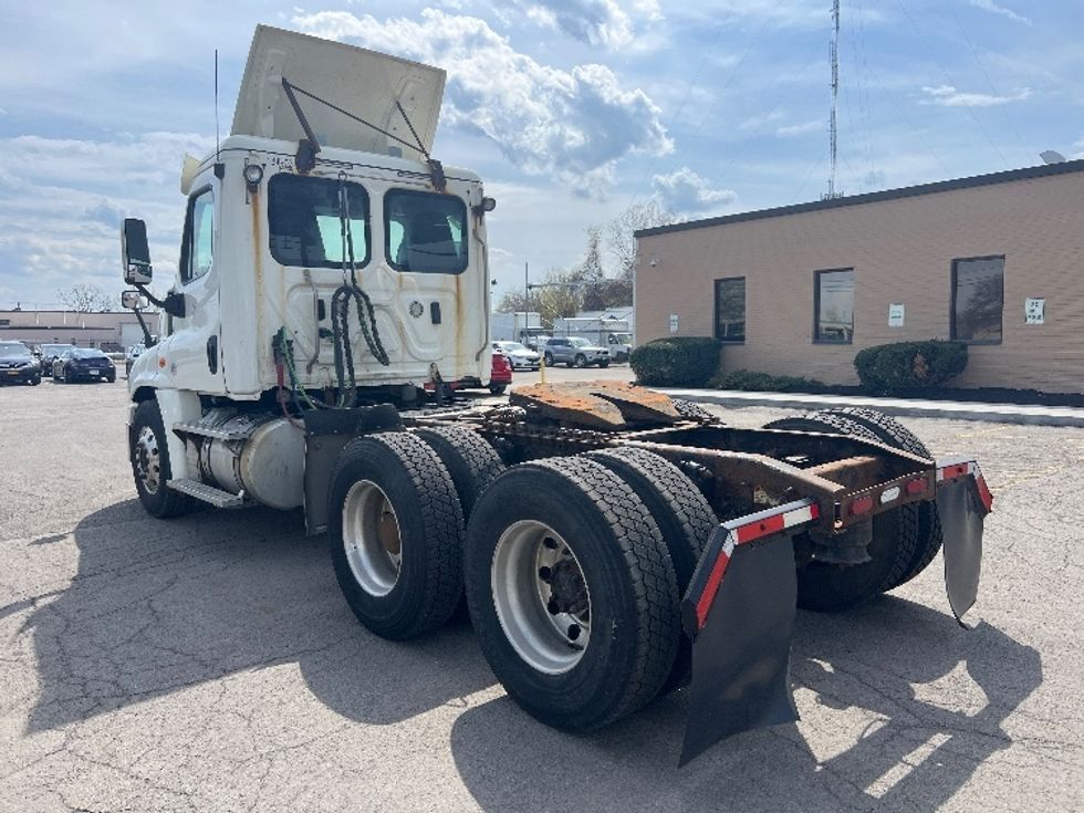 Day Cab Tractor-Heavy Duty Tractors-Freightliner-2018-Cascadia 12564ST-Rochester-NY-430,500\n\t\tmiles-$ 33,500 - Image 5