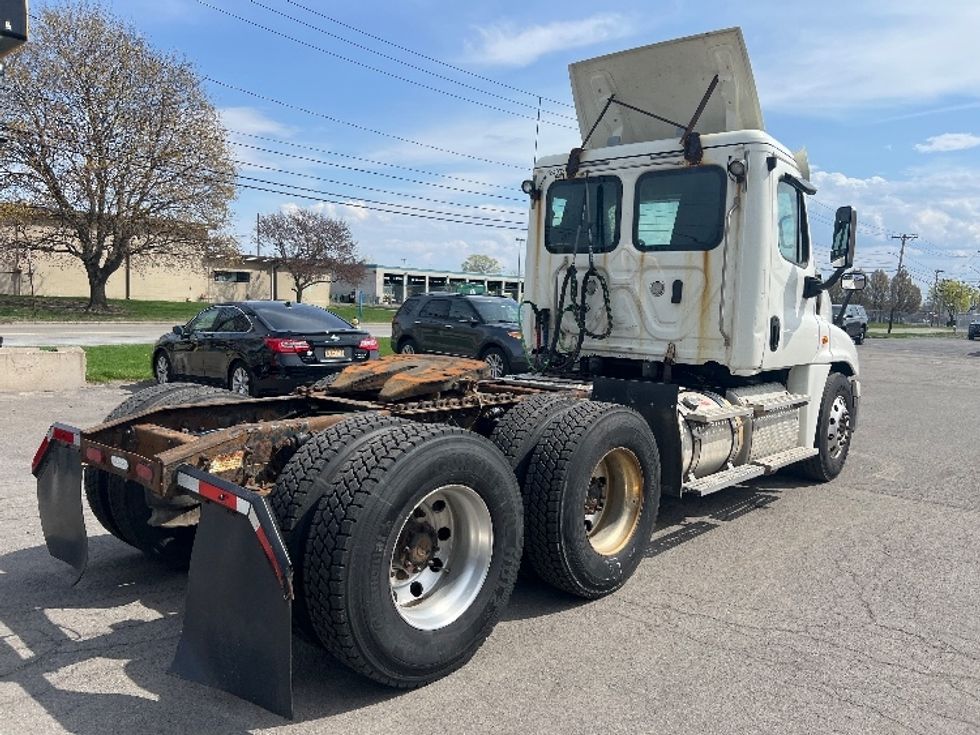 Day Cab Tractor-Heavy Duty Tractors-Freightliner-2018-Cascadia 12564ST-Rochester-NY-430,500\n\t\tmiles-$ 33,500 - Image 7