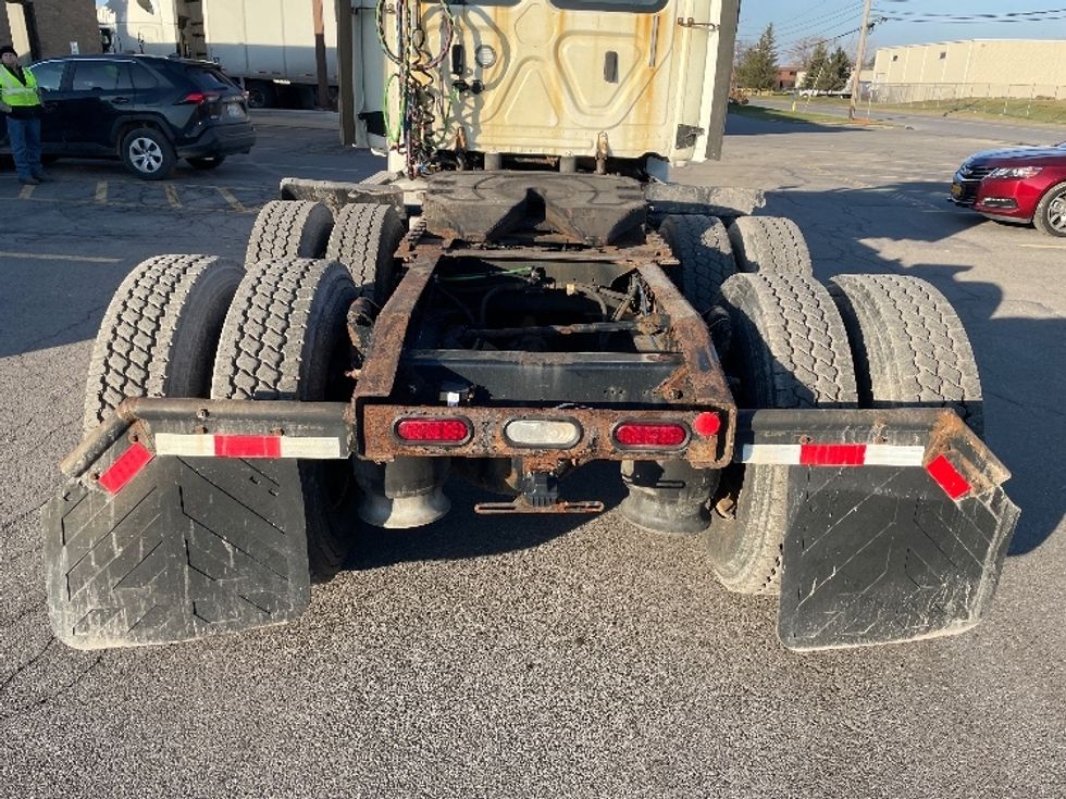 Day Cab Tractor-Heavy Duty Tractors-Freightliner-2018-Cascadia 12564ST-Rochester-NY-497,763\n\t\tmiles-$ 33,750 - Image 6