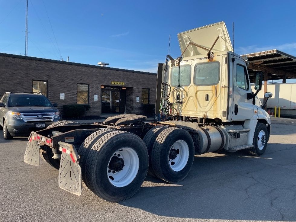 Day Cab Tractor-Heavy Duty Tractors-Freightliner-2018-Cascadia 12564ST-Rochester-NY-497,763\n\t\tmiles-$ 33,750 - Image 7