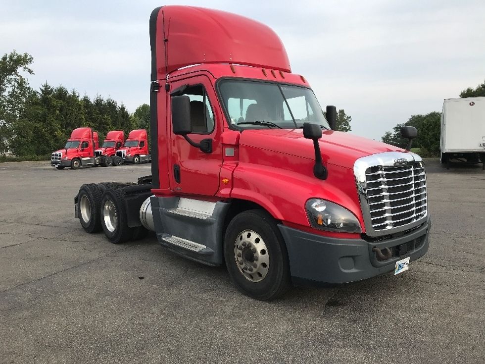 Day Cab Tractor-Heavy Duty Tractors-Freightliner-2018-Cascadia 12564ST-Rochester-NY-518,378\n\t\tmiles-$ 38,500 - Image 1
