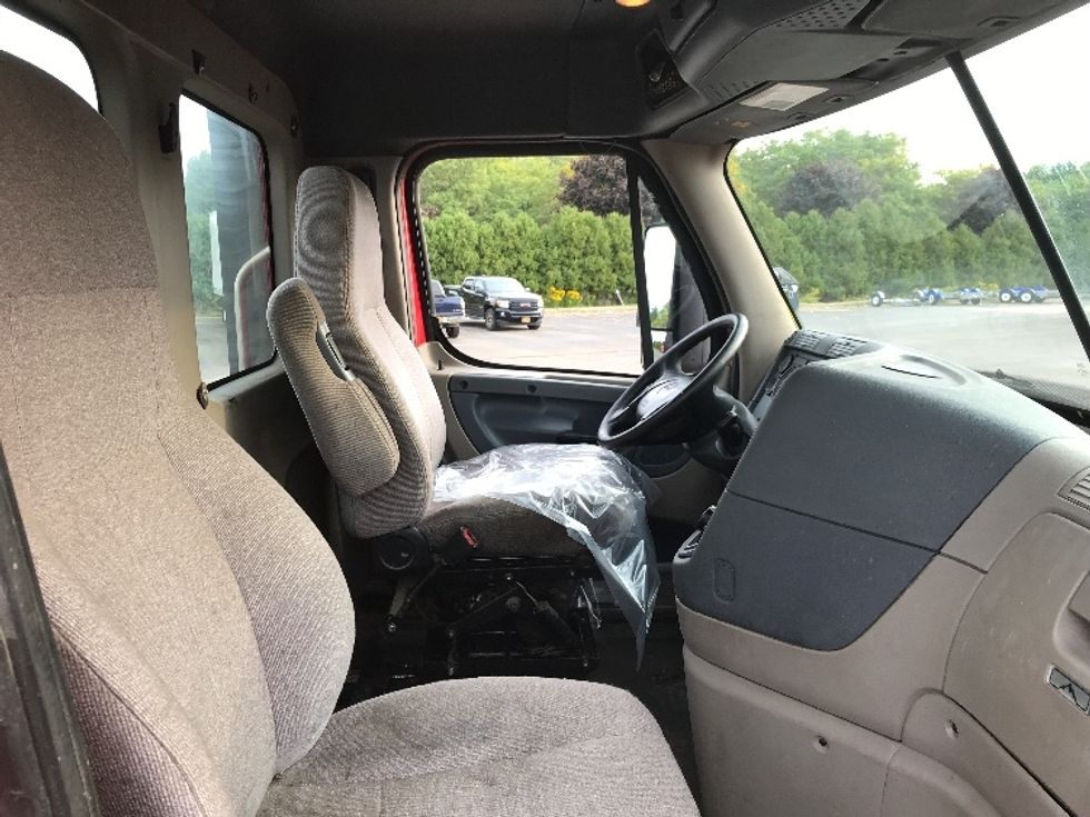 Day Cab Tractor-Heavy Duty Tractors-Freightliner-2018-Cascadia 12564ST-Rochester-NY-518,378\n\t\tmiles-$ 38,500 - Image 12