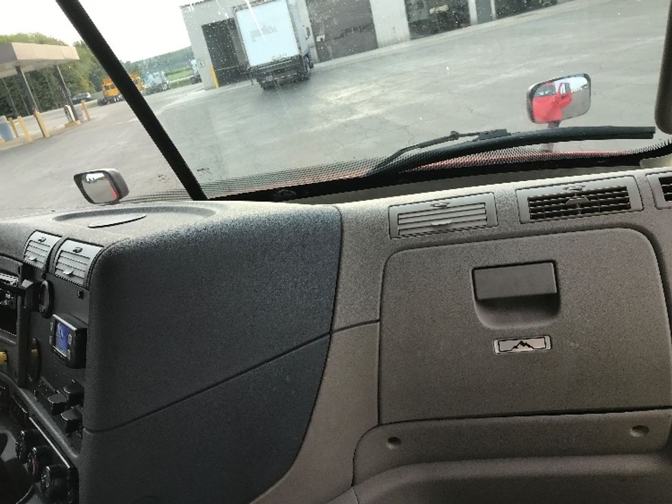 Day Cab Tractor-Heavy Duty Tractors-Freightliner-2018-Cascadia 12564ST-Rochester-NY-518,378\n\t\tmiles-$ 38,500 - Image 13