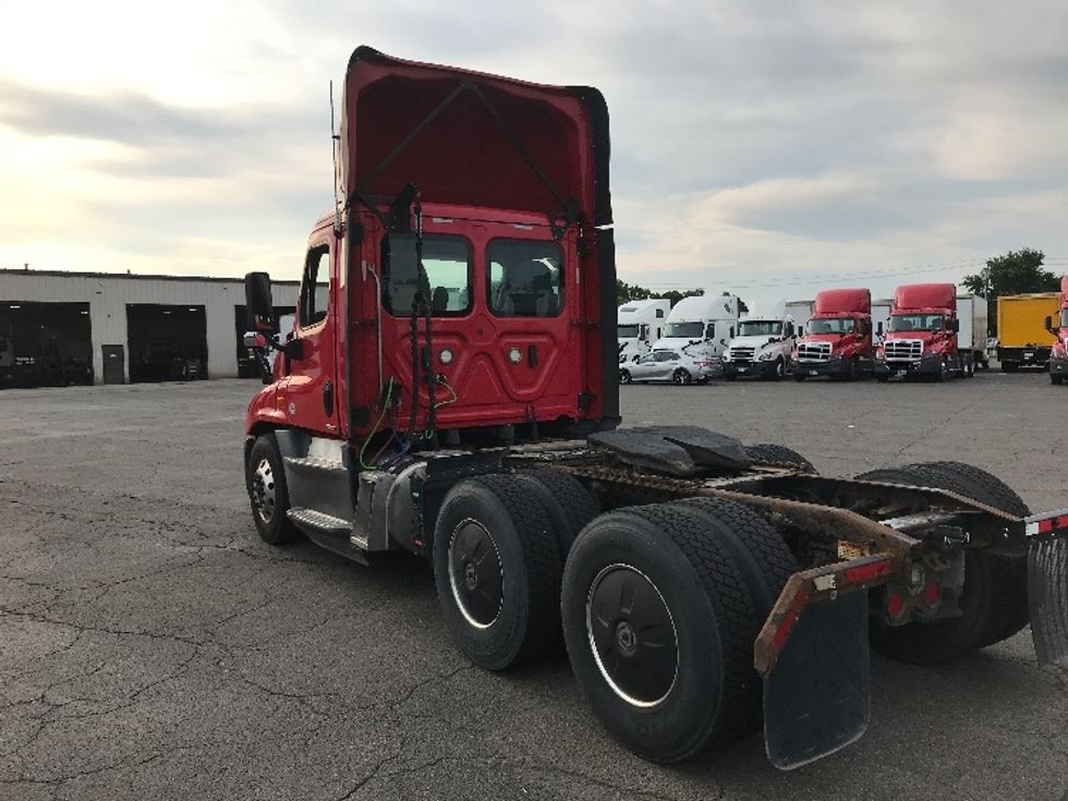 Day Cab Tractor-Heavy Duty Tractors-Freightliner-2018-Cascadia 12564ST-Rochester-NY-518,378\n\t\tmiles-$ 38,500 - Image 5