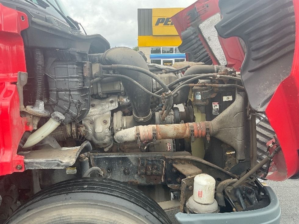 Day Cab Tractor-Heavy Duty Tractors-Freightliner-2018-Cascadia 12564ST-Rochester-NY-520,063\n\t\tmiles-$ 38,500 - Image 15