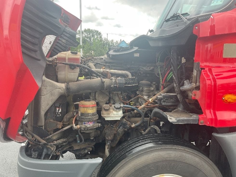 Day Cab Tractor-Heavy Duty Tractors-Freightliner-2018-Cascadia 12564ST-Rochester-NY-520,063\n\t\tmiles-$ 38,500 - Image 16