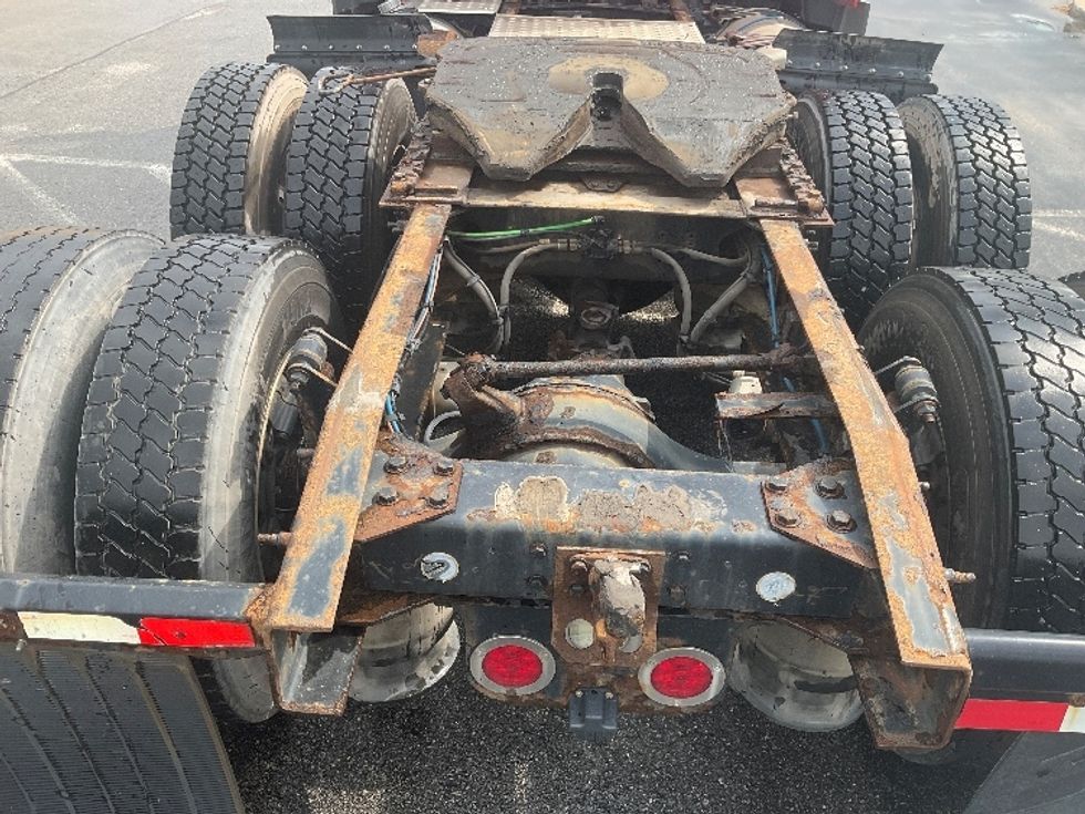 Day Cab Tractor-Heavy Duty Tractors-Freightliner-2018-Cascadia 12564ST-Rochester-NY-520,063\n\t\tmiles-$ 38,500 - Image 6