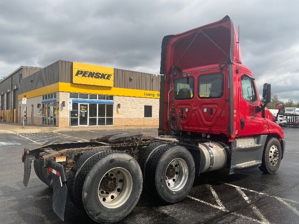 Day Cab Tractor-Heavy Duty Tractors-Freightliner-2018-Cascadia 12564ST-Rochester-NY-520,063\n\t\tmiles-$ 38,500 - Image 7