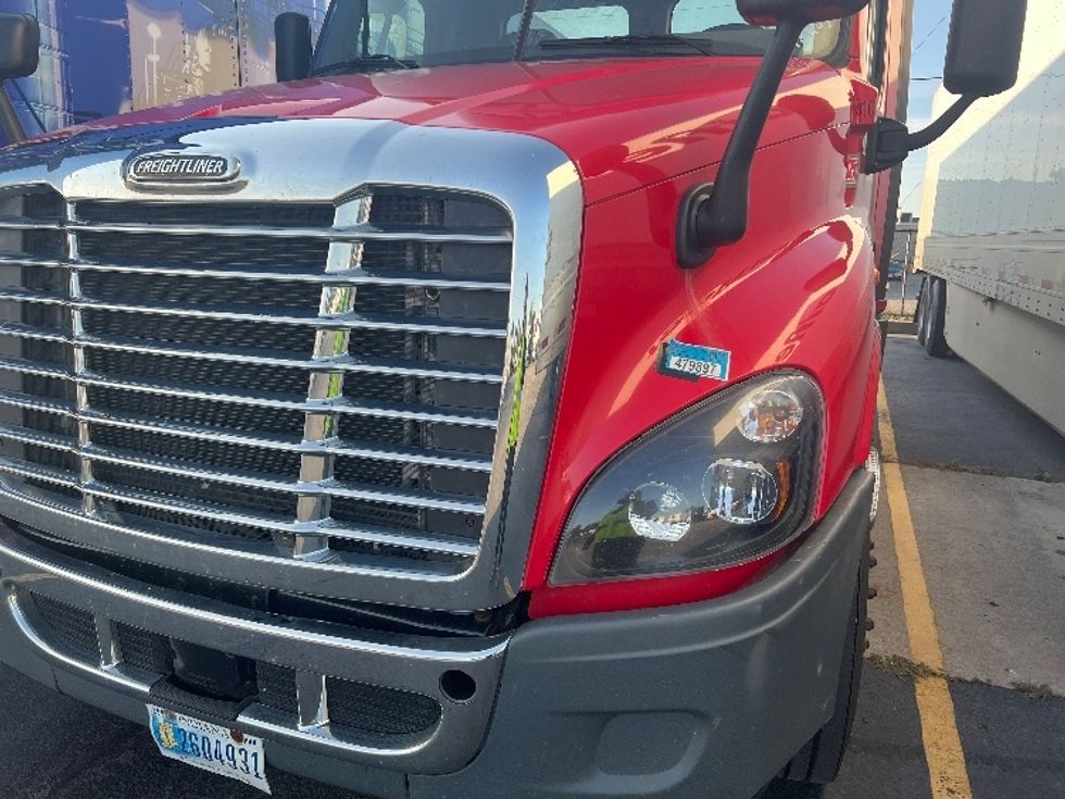 Day Cab Tractor-Heavy Duty Tractors-Freightliner-2018-Cascadia 12564ST-Rochester-NY-545,184\n\t\tmiles-$ 41,250 - Image 16