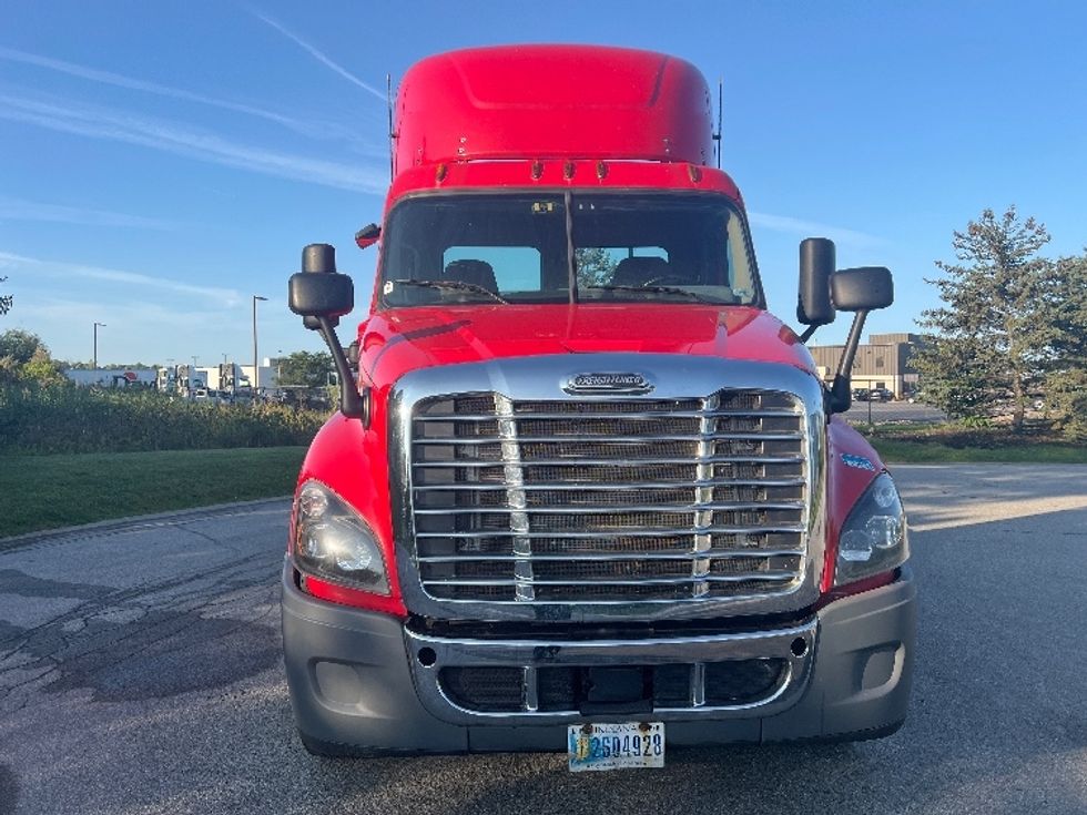 Day Cab Tractor-Heavy Duty Tractors-Freightliner-2018-Cascadia 12564ST-Rochester-NY-545,184\n\t\tmiles-$ 41,250 - Image 2