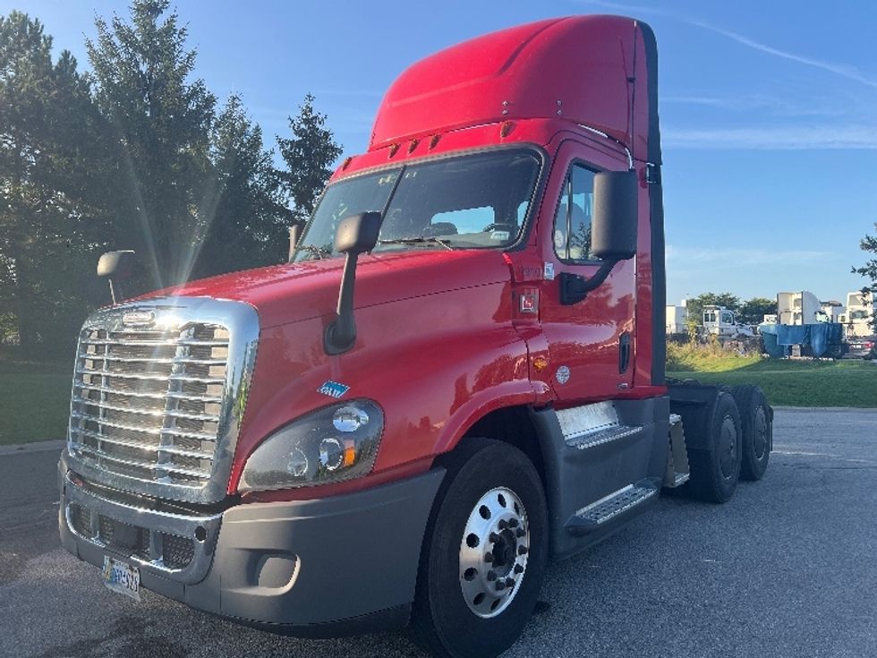 Day Cab Tractor-Heavy Duty Tractors-Freightliner-2018-Cascadia 12564ST-Rochester-NY-545,184\n\t\tmiles-$ 41,250 - Image 3